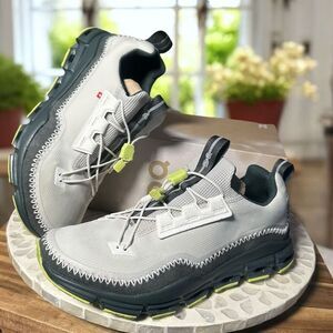 On Cloudaway Supportive Lightweight Travel Sneaker | New in Box Men’s Size 7 EU